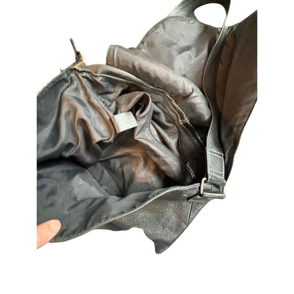 Kenneth Cole Black Leather Messenger Bag - Adjustable Strap - 16" x 12" - Picture 9 of 15